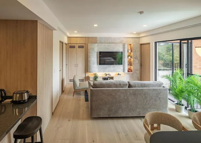 Apartment Radiant 2br 2ba, Ac, Pool, Jacuzzi, Gym & Roof Garden *