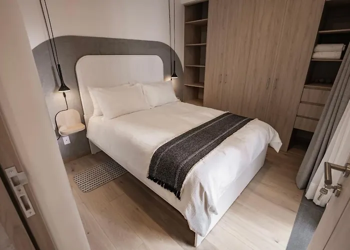 Radiant 2br 2ba, Ac, Pool, Jacuzzi, Gym & Roof Garden *