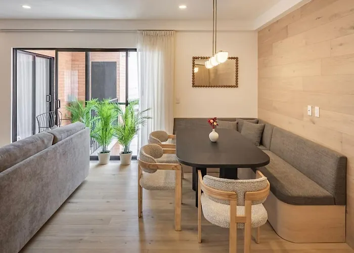 Radiant 2br 2ba, Ac, Pool, Jacuzzi, Gym & Roof Garden