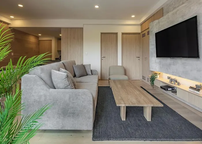 Radiant 2br 2ba, Ac, Pool, Jacuzzi, Gym & Roof Garden *