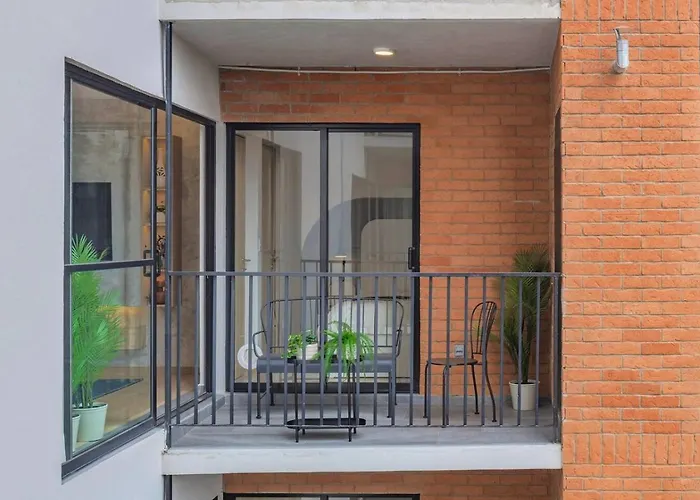 Apartment Radiant 2br 2ba, Ac, Pool, Jacuzzi, Gym & Roof Garden *