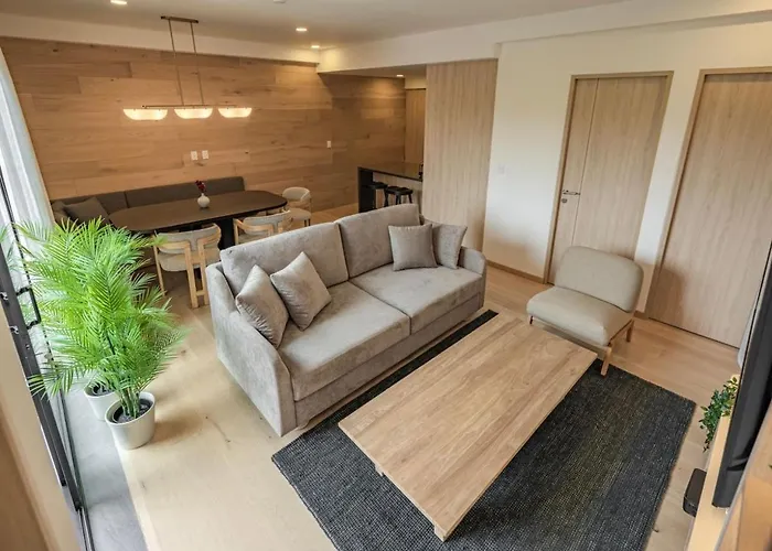 Radiant 2br 2ba, Ac, Pool, Jacuzzi, Gym & Roof Garden Apartment
