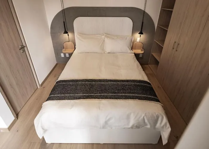 Apartment Radiant 2br 2ba, Ac, Pool, Jacuzzi, Gym & Roof Garden *