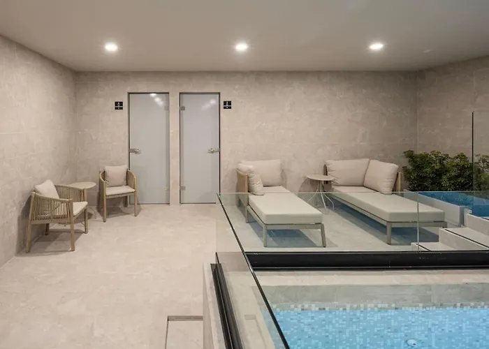 Apartment Radiant 2br 2ba, Ac, Pool, Jacuzzi, Gym & Roof Garden